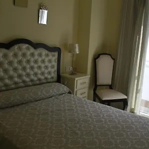 Hostal Flor De Lis- Lojo Affittacamere